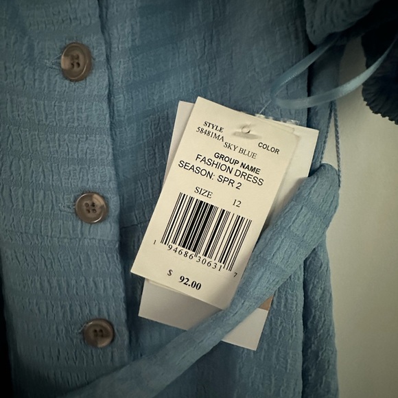 Dress - Picture 3 of 3